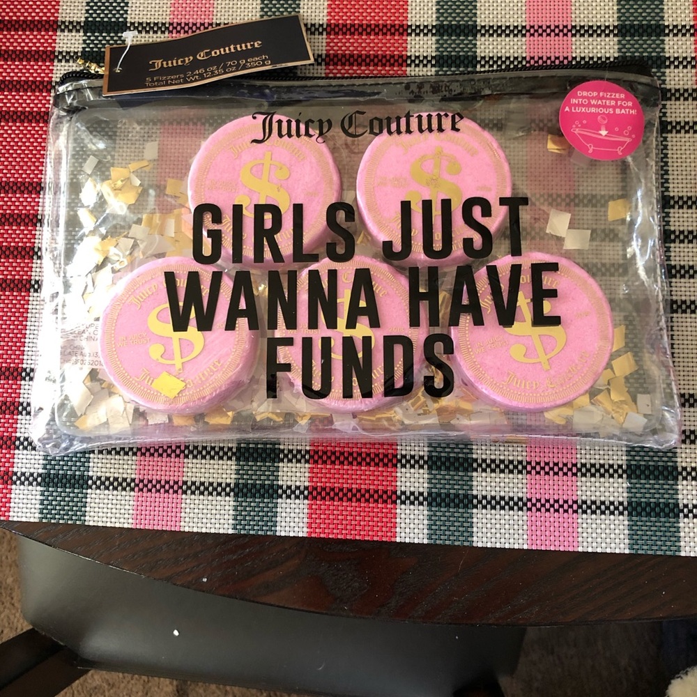 SOLD❤️. Juicy Couture Bath fizzed set🎁 - Picture 4 of 4